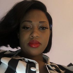 Meet your Posher, Deandra